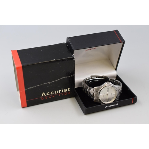 88 - Gents Accurist Stainless Steel Gents Quartz Day/Date Watch, In Presentation Box. Working