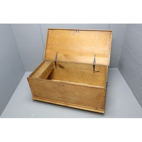 573 - Nice Quality Large Lidded Travel Chest complete with Two Drawer Internal Storage on Castors with Met... 