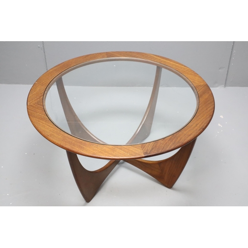 593 - Stunning Condition Vintage G-Plan Circular Astro Table by VB Wilkins for G-Plan 33