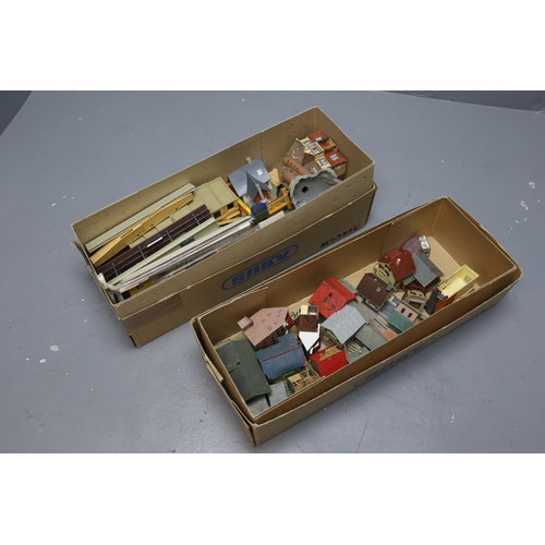 762 - Large Quantity of Model Rail Buildings ( Two Boxes ) A/F