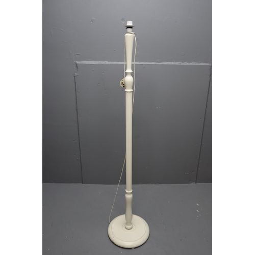 566 - Reproduction Vintage Style Standard Lamp in White 60