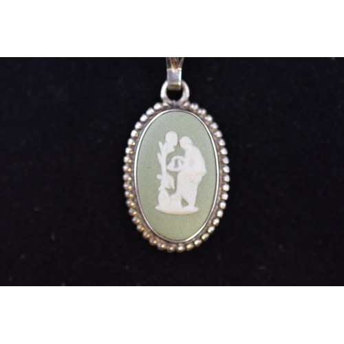 30 - Silver 925 Wedgwood Jasperware Pendant Necklace (28