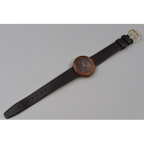 76 - A Tissot Woodwatch Quartz Gents Watch With Leather Strap. Working