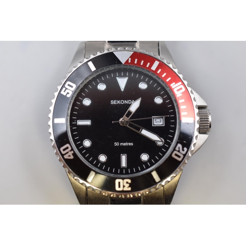 81 - A Sekonda Pepsi Bezel Diver's Quartz Watch, Working