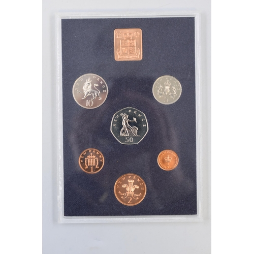 112 - Royal Mint 1976 Coinage of Great Britain and Northern Ireland Coin Set