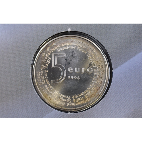 123 - Queen Beatrix of Netherlands Silver 5 Euro Coin Complete with Case