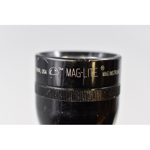 391 - Genuine Maglite Torch working when tested