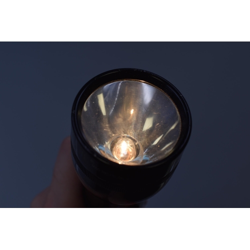 391 - Genuine Maglite Torch working when tested