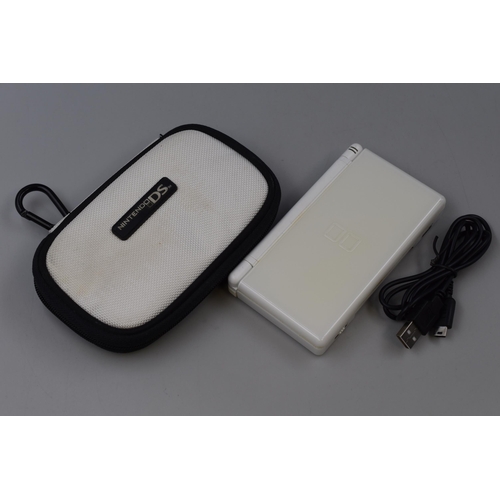 396 - A Nintendo DS Lite (White), In Case. Working