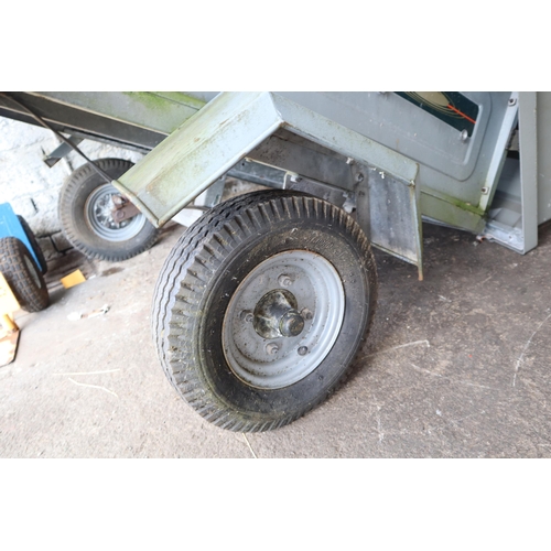 570 - Lightweight Daxara 127 Trailer 400kg complete with Spare wheel and Detachable Towing Point, Solid Pl... 