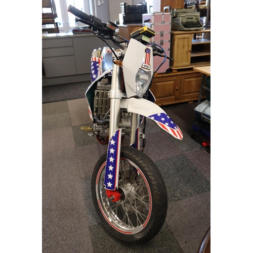 528 - American Stars and Stripes Evel Knievel 125cc Motorbike Mikilon Brand MOT till 21/06/2025 Fully Work... 