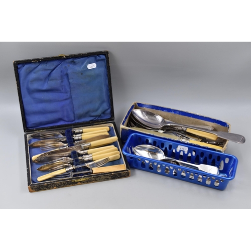 734 - Ten Fine Quality Walker and Hall Silver Plated Spoons & A Selection of Vintage Cutlery