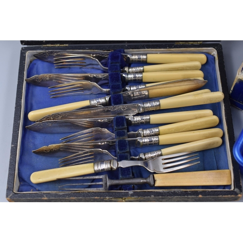 734 - Ten Fine Quality Walker and Hall Silver Plated Spoons & A Selection of Vintage Cutlery