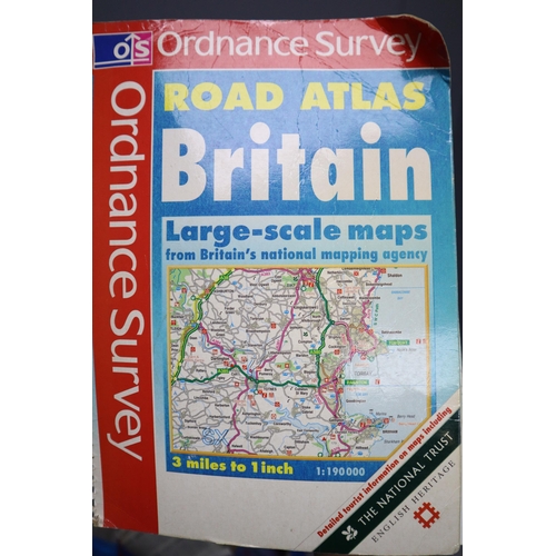 812 - Large selection of A to Z maps and walking books from all over the the United Kingdom