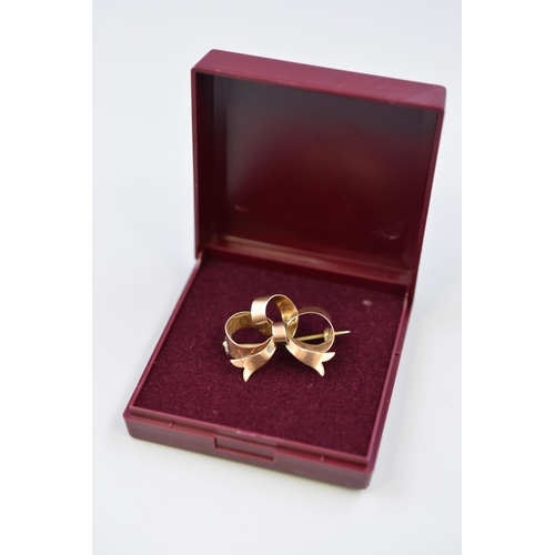 42 - Victorian Gold 375 (9ct) Bow Brooch