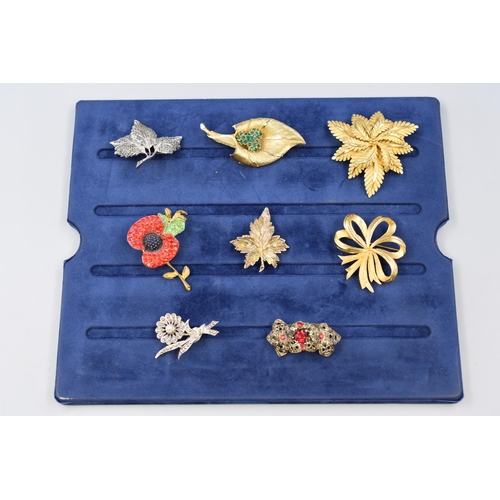 166 - Selection of 8 Modern and Vintage Brooches