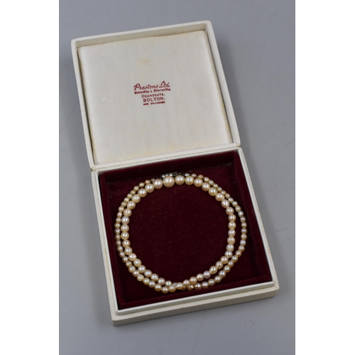 84 - Graduated Necklace with Sterling Silver Clasp and Presentation Box