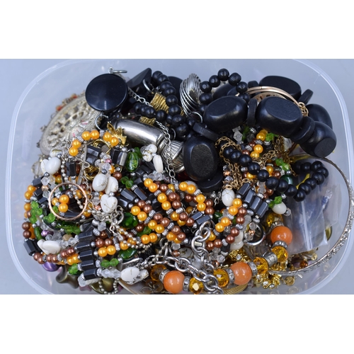 523 - Selection of Unsorted Jewellery (986 grams)