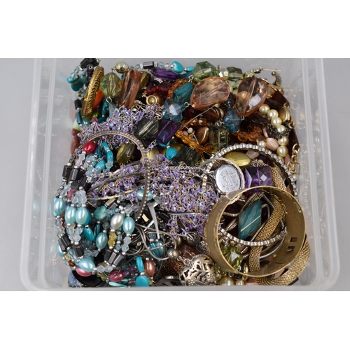 525 - Selection of Unsorted Jewellery