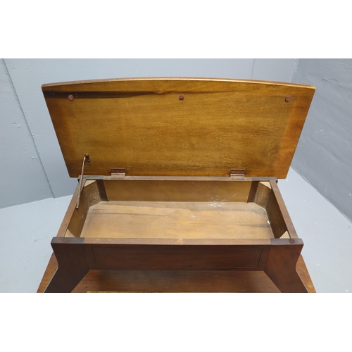 650 - A mid/late 20th century organ stool with lift top (24