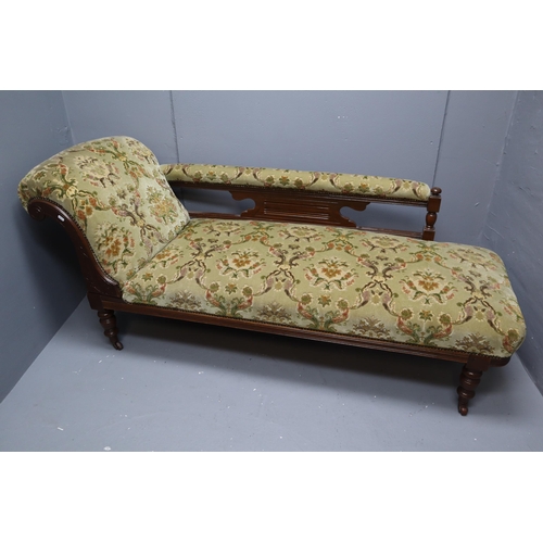 651 - Antique Chaise longue with floral pattern (32