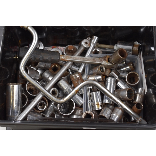 694 - Large Selection of Sockets and Manual Handles