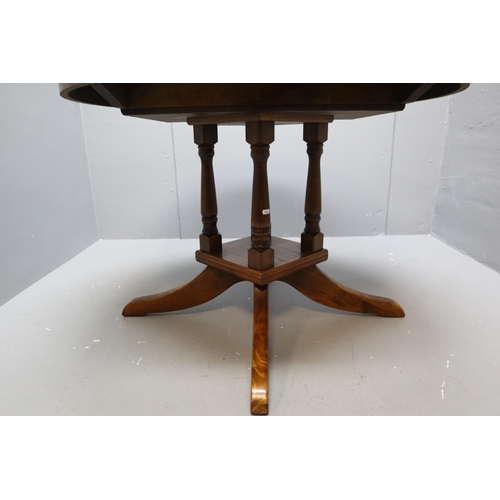 660 - Absolutely Stunning Highly Polished Mid century Solid Teak Circular Extending Dining/ Farmhouse Tabl... 