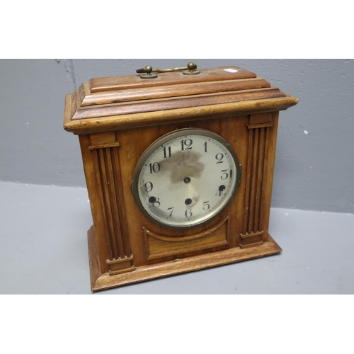 759 - Mixed lot of 4 wooden clocks 2 mantle clocks one is a smiths and 2 wall clocks one is a seth thomas ... 