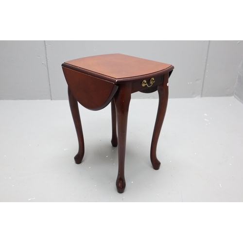 626 - Drop Leaf Side Table (Size when Extended 24