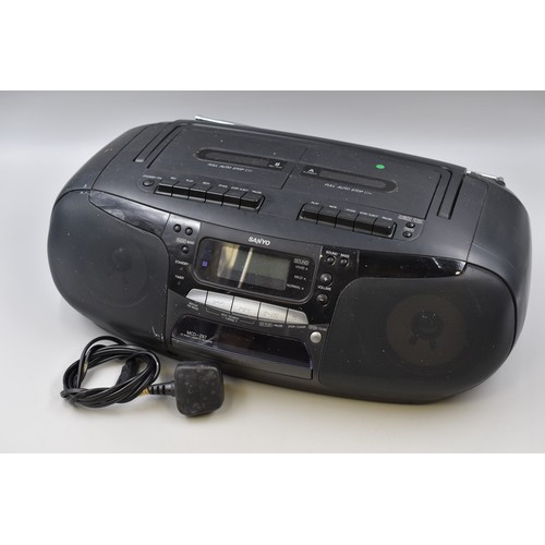 728 - Sanyo MCD-Z87 Radio Cassette Cd Recorder, Powers on when tested complete with power lead