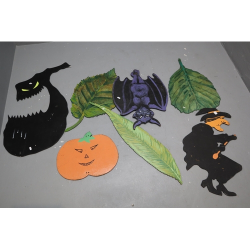 667 - Selection of painted Wooden Halloween items Largest approx. 30