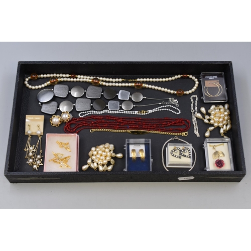 198 - Mixes Selection of Jewellery to include Necklaces (One in Presentation Box), Bracelets, Brooches, Ea... 