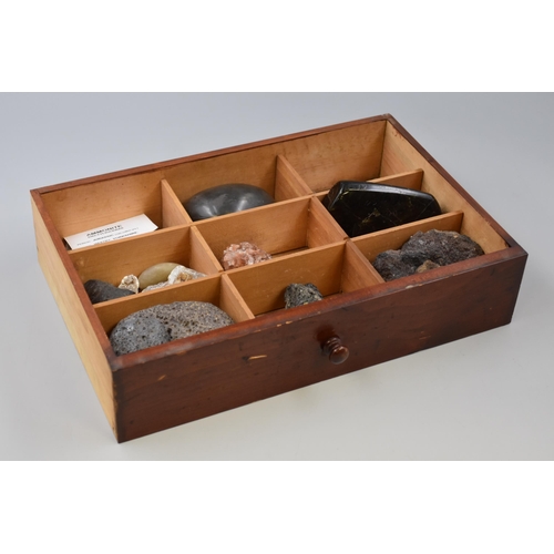 249 - Mixed lot of gemstones and fossils tray not included, these include ammonite, sphalerite with quartz... 