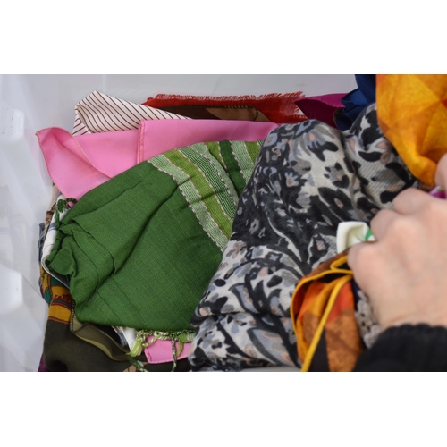 800 - Approx. 17 scarfs of various shapes and sizes in silk and polyester from brands like Jane Shilton, S... 