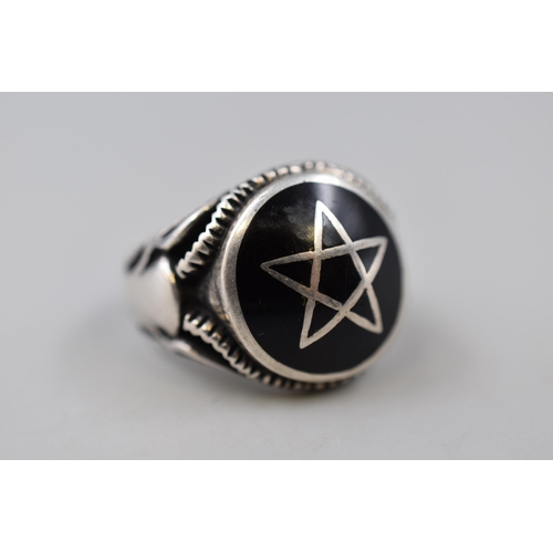 6 - A 925. Silver Chunky Pentagram Ring, Size U