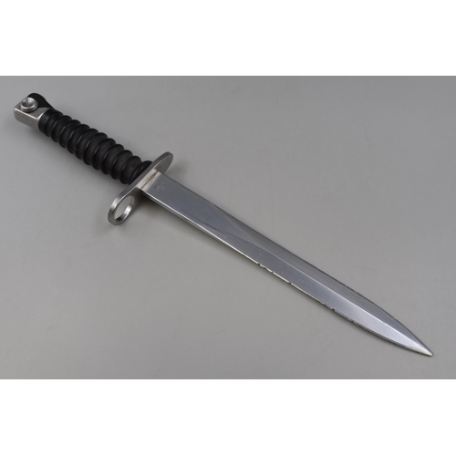 326 - Swiss Victorinox Knife Bayonet for use with Assault Rifle 57 complete with with Leather Frog and Pol... 