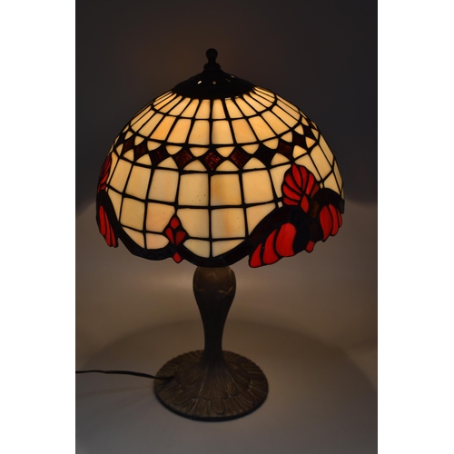 390 - A Tiffany Style Art Deco Leaded Shade Table Lamp, With Metal Base. Approx 47cm Tall, Lights Up When ... 