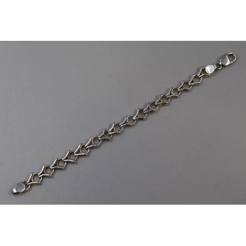 61 - A Vintage 925. Silver Bracelet Chain, In Presentation Box. Approx 15.72g