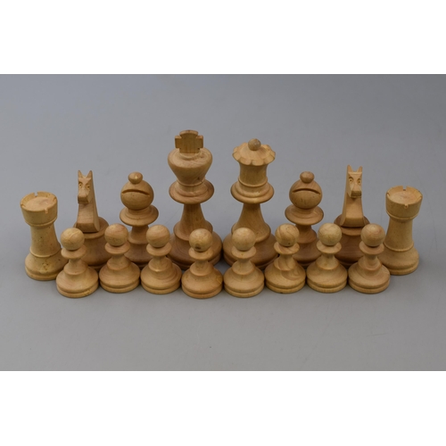 423 - A Full Set of Staunton Chessman Chess Pieces, In Original Box