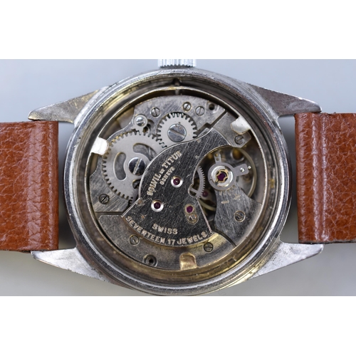 77 - A Solvil Et Titus 17 Jewels Mechanical Gents Watch With Leather Strap, Working