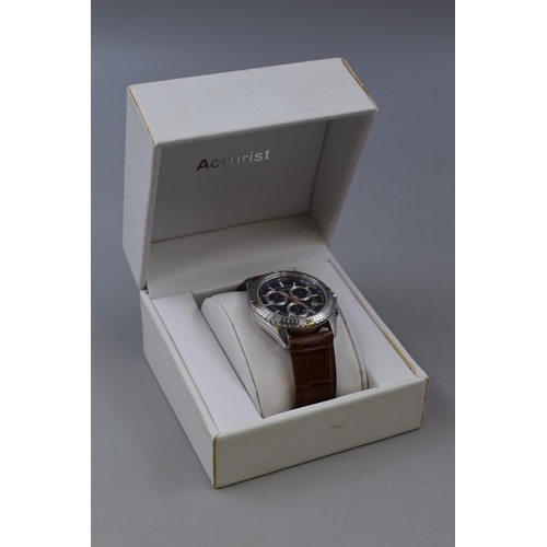 117 - Accurist Quartz Analogue Chronograph Gents Watch with Leather Strap, Case and Paperwork (Working)