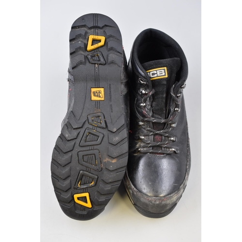 802 - Pair of Good Quality JCB Steel Toe Capped Work boots in size 10 uk