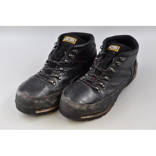 802 - Pair of Good Quality JCB Steel Toe Capped Work boots in size 10 uk