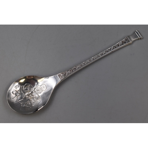 35 - Hallmarked London Silver Commemorative Christmas Spoon with Presentation Box