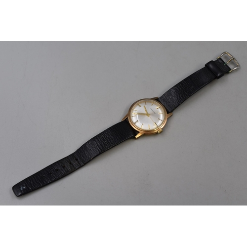 61 - Garrard Mechanical 17 Jewels Gents Watch in Gold 375 (9ct) Case Complete with Leather Strap (Working... 