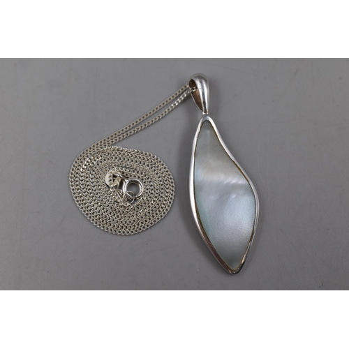 65 - A 925. Silver Mother of Pearl Stoned Pendant Necklace