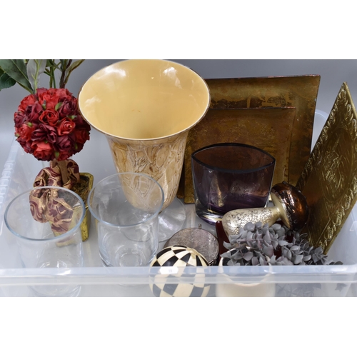 850 - Collection of Various Household Ornamental Items To Include Glass Vases, Artificial Flowers, Brass P... 