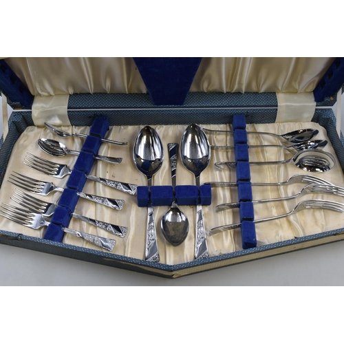 410 - A Vintage Canteen of Twenty-Three Pieces of Cutlery (Some Not Matching), Includes Smith Seymour Ltd ... 