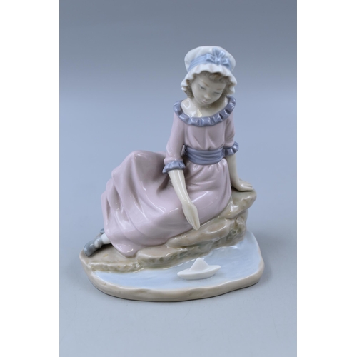 359 - Collectable Nao for Lladro Porcelain Figurine of Girl on a Rock 1982