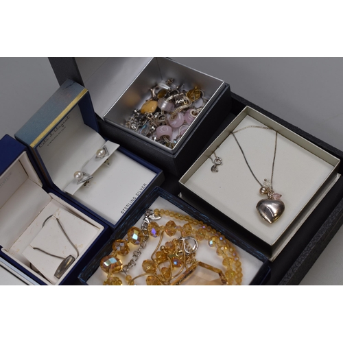 109 - Mixed Selection of Mainly Silver Jewellery including Earrings, and Necklaces